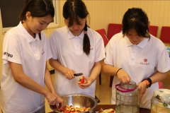 <b>为“全聚丰”等老字号企业供给办理征询</b>